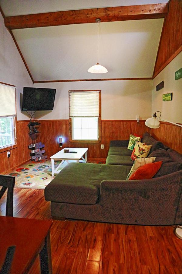 Our Private Wooded Cabin Chatham Exterior photo